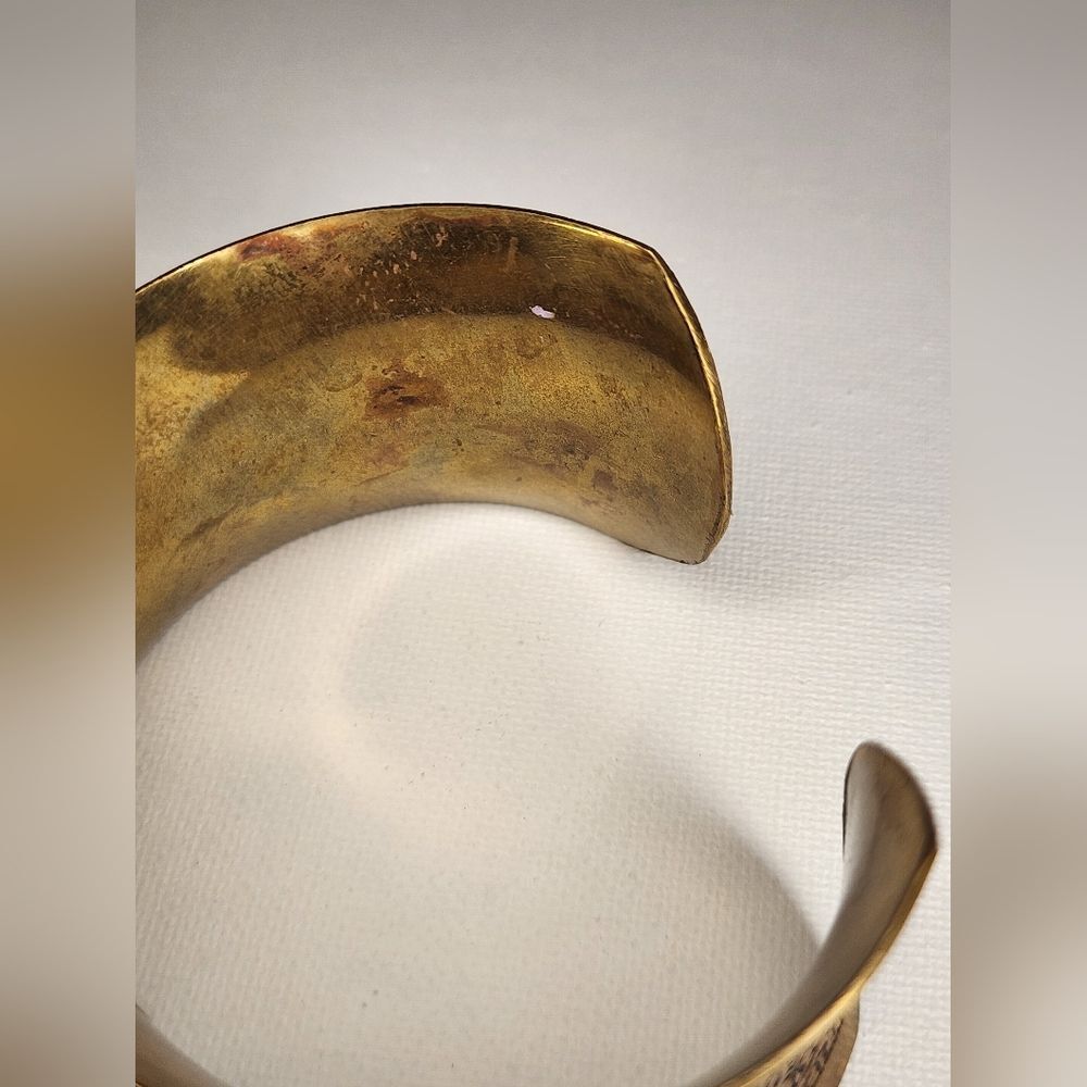 Vintage brass bracelet cuff - Picture 5 of 5